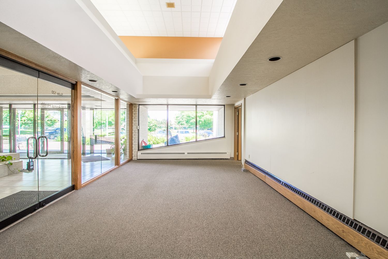 4240 Hickory Ln, Sioux City, IA 51106